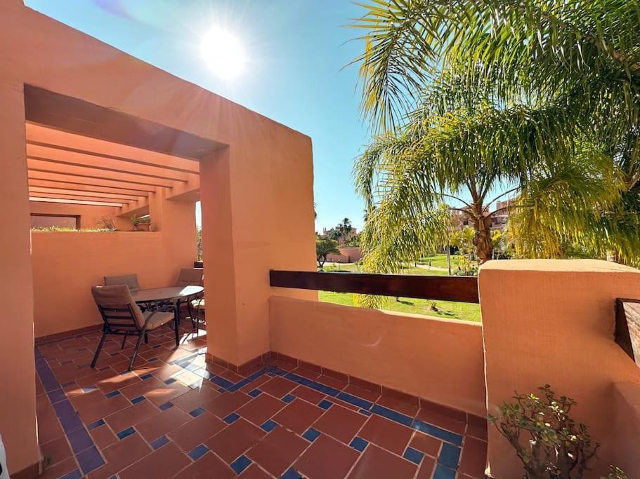 Costal Bliss Apartment Естепона Екстериор снимка
