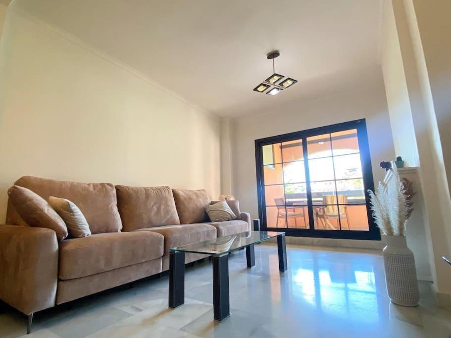 Costal Bliss Apartment Естепона Екстериор снимка
