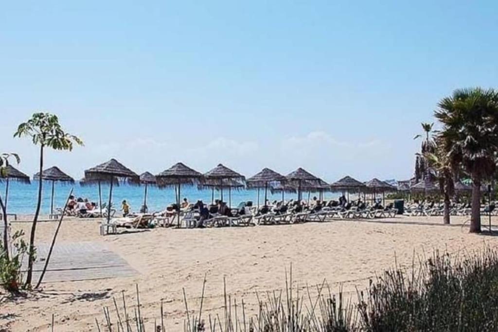 Costal Bliss Apartment Естепона Екстериор снимка