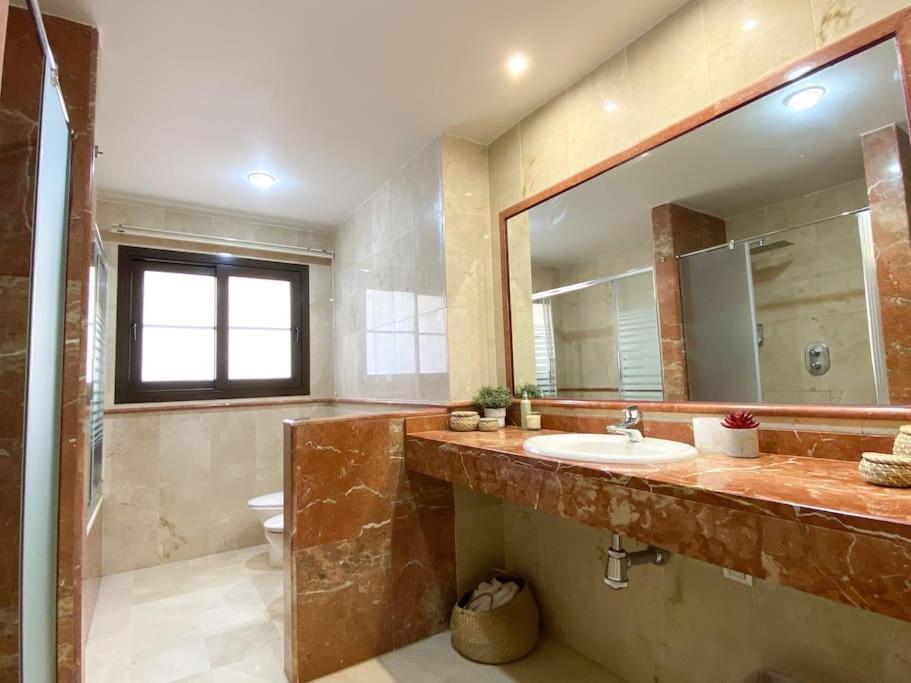 Costal Bliss Apartment Естепона Екстериор снимка