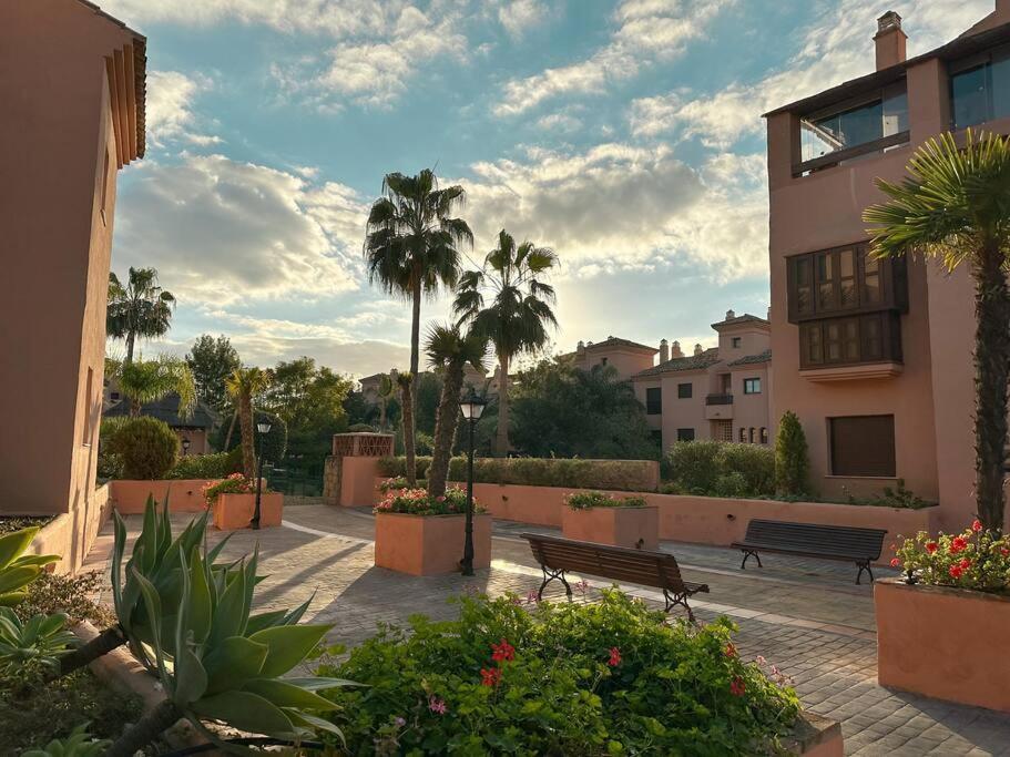 Costal Bliss Apartment Естепона Екстериор снимка