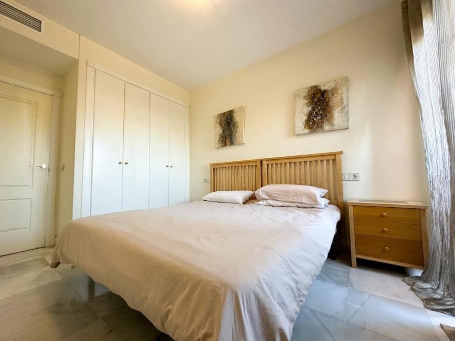 Costal Bliss Apartment Естепона Екстериор снимка
