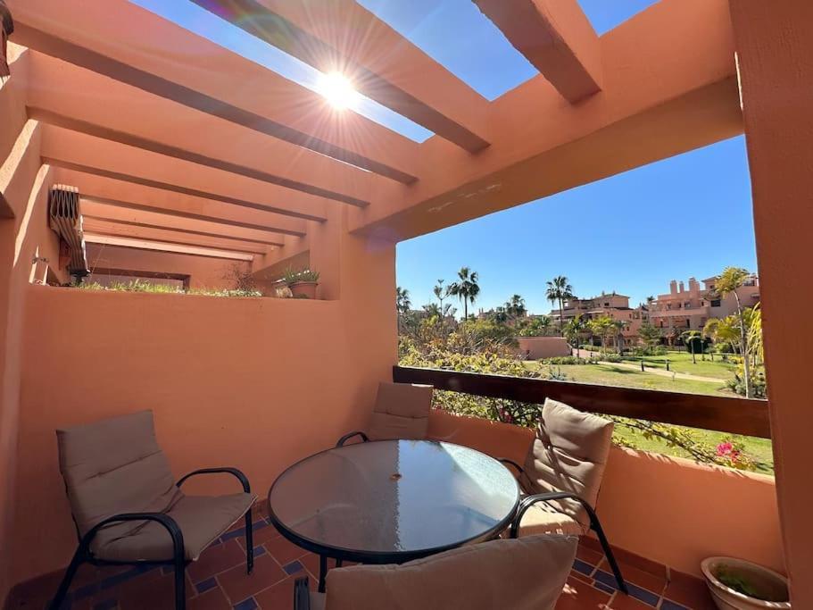 Costal Bliss Apartment Естепона Екстериор снимка