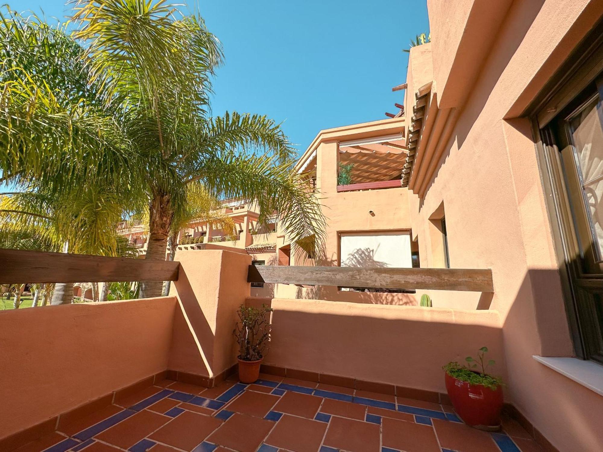 Costal Bliss Apartment Естепона Екстериор снимка
